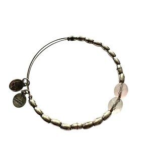 Blush Radiance: A Beaded Bracelet with Elegance and Charm